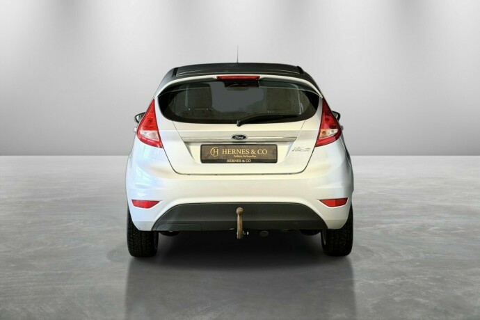 ford-fiesta-bensin-2010-big-9