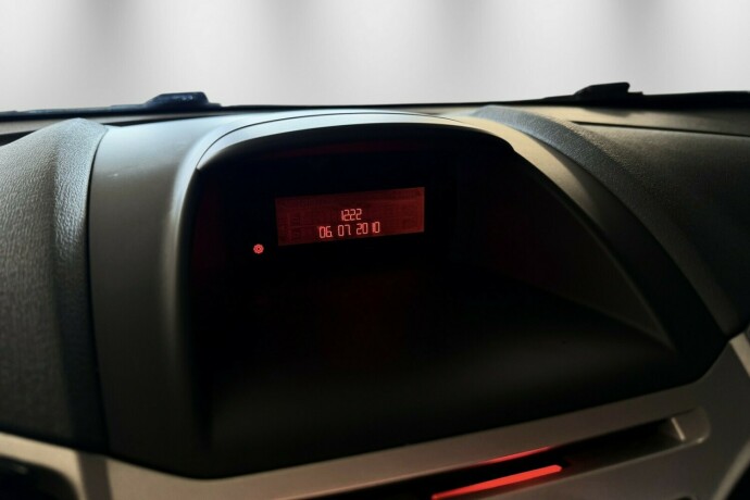 ford-fiesta-bensin-2010-big-24