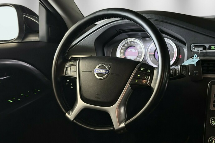 volvo-xc-70-diesel-2011-big-15