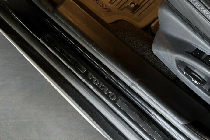 volvo-xc-70-diesel-2011-big-12