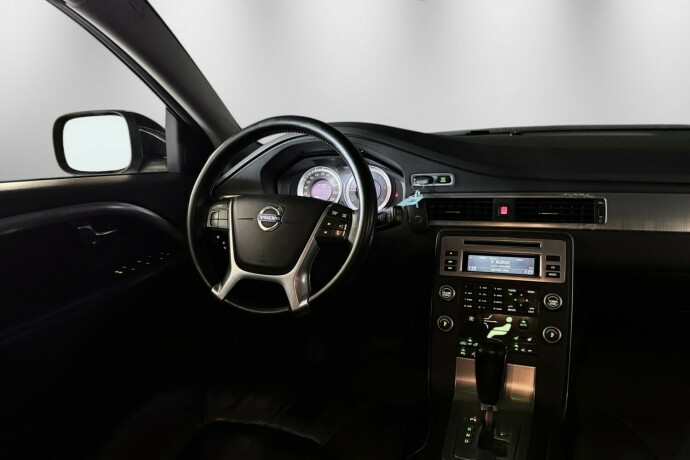 volvo-xc-70-diesel-2011-big-13