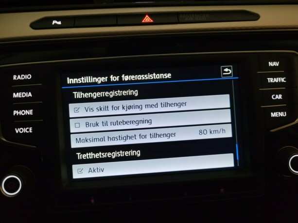 volkswagen-passat-plug-in-petrol-2017-big-39