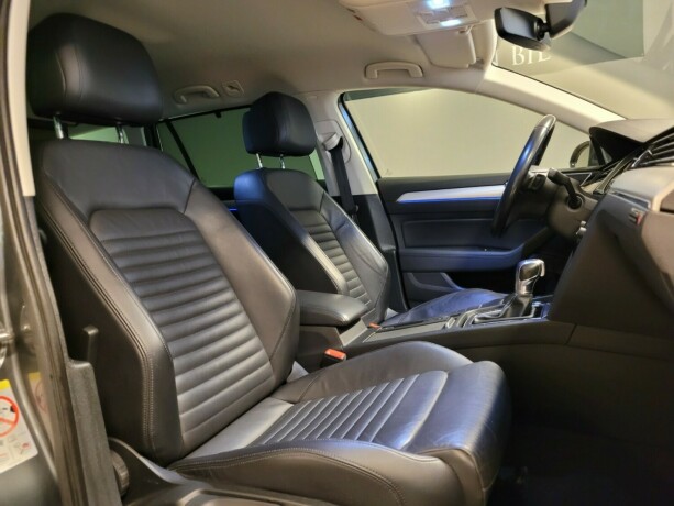 volkswagen-passat-plug-in-petrol-2017-big-12