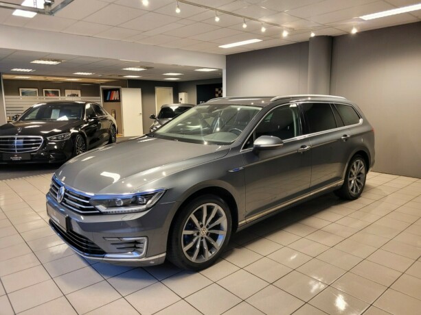 volkswagen-passat-plug-in-petrol-2017-big-7