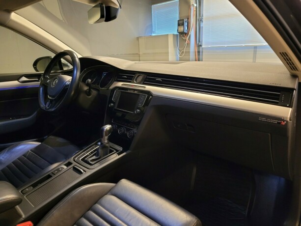 volkswagen-passat-plug-in-petrol-2017-big-13