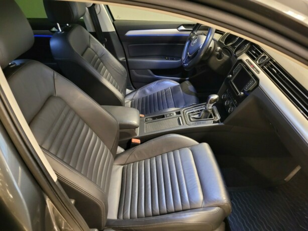 volkswagen-passat-plug-in-petrol-2017-big-15