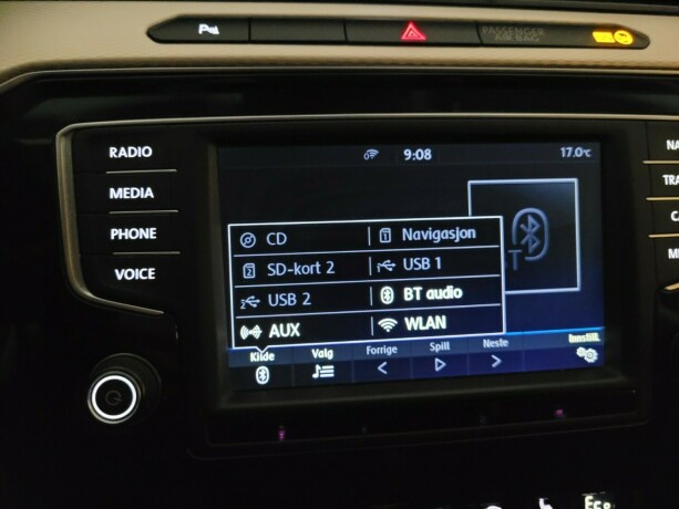 volkswagen-passat-plug-in-petrol-2017-big-34