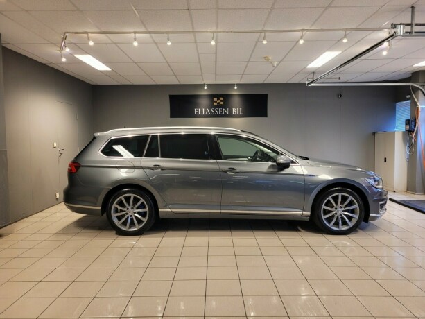 volkswagen-passat-plug-in-petrol-2017-big-3