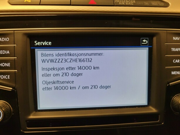 volkswagen-passat-plug-in-petrol-2017-big-40