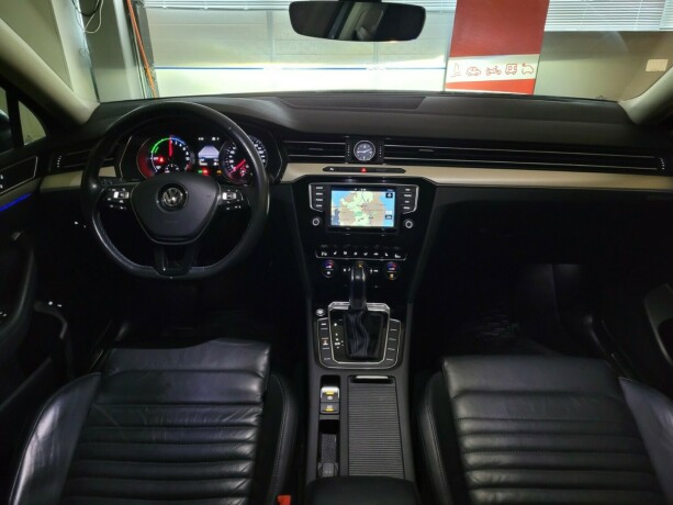 volkswagen-passat-plug-in-petrol-2017-big-41