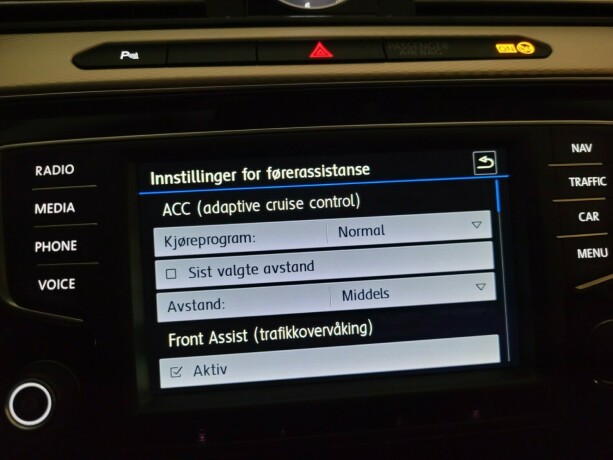 volkswagen-passat-plug-in-petrol-2017-big-36