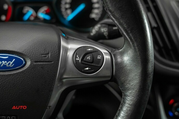 ford-kuga-diesel-2015-big-31