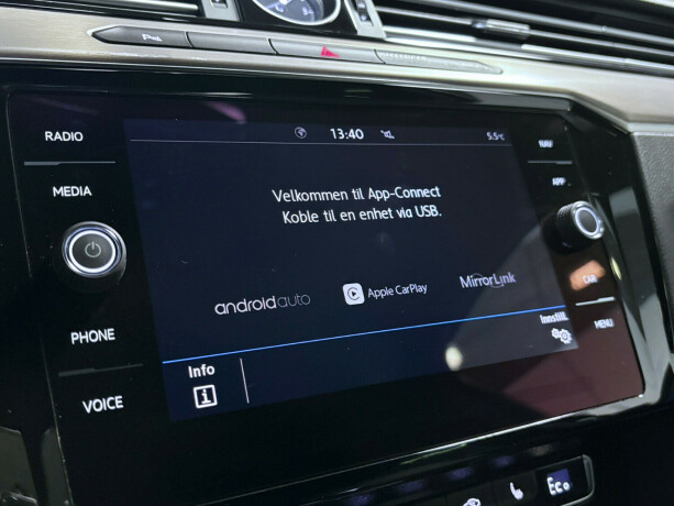 volkswagen-passat-plug-in-petrol-2018-big-12