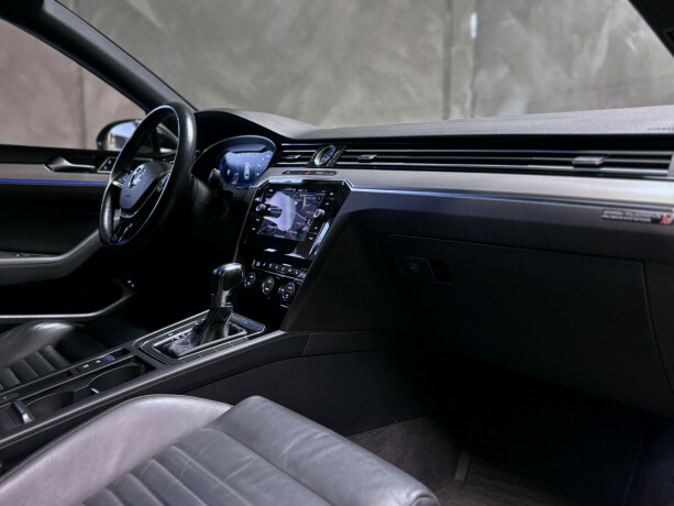 volkswagen-passat-plug-in-petrol-2018-big-7