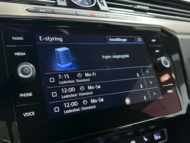 volkswagen-passat-plug-in-petrol-2018-big-13