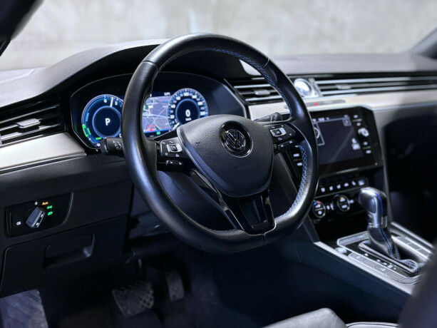 volkswagen-passat-plug-in-petrol-2018-big-21