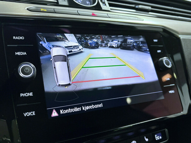 volkswagen-passat-plug-in-petrol-2018-big-10