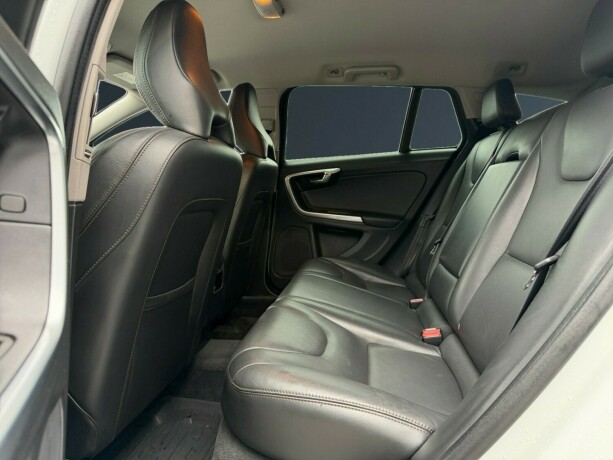 volvo-v60-cross-country-diesel-2016-big-12