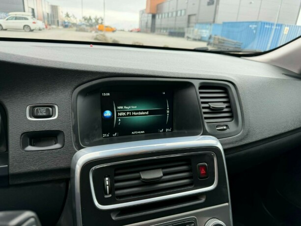 volvo-v60-cross-country-diesel-2016-big-25