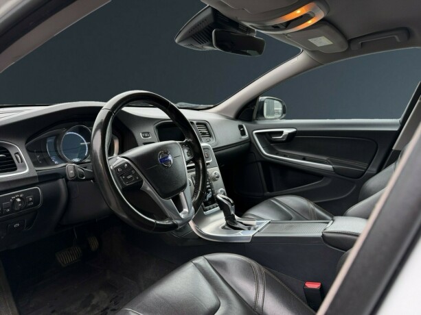 volvo-v60-cross-country-diesel-2016-big-11