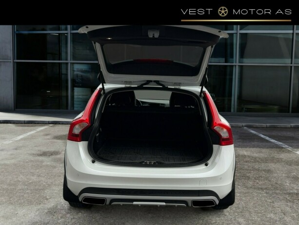 volvo-v60-cross-country-diesel-2016-big-6