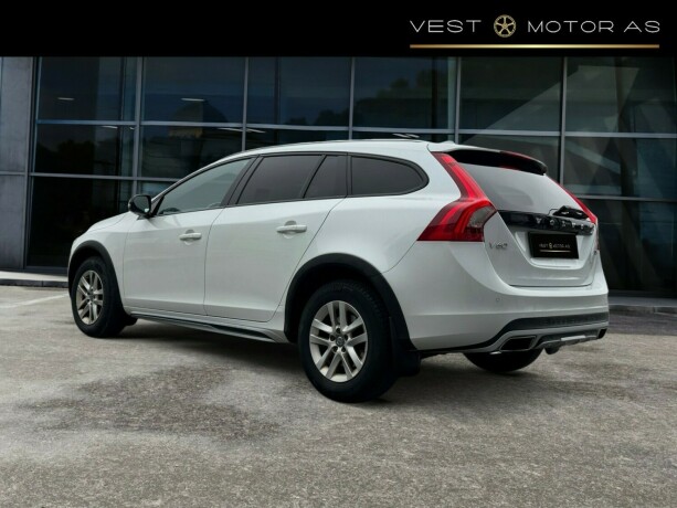 volvo-v60-cross-country-diesel-2016-big-4