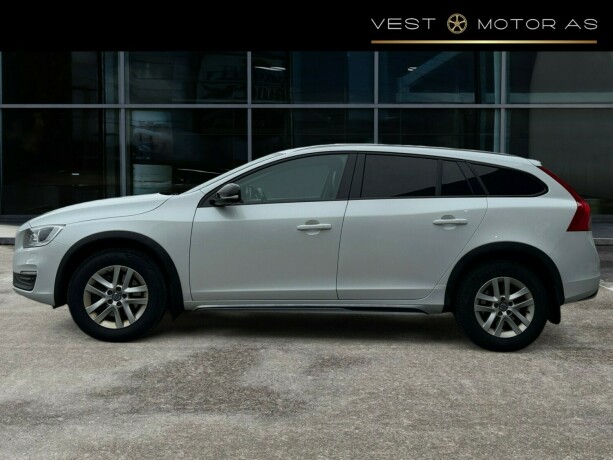 volvo-v60-cross-country-diesel-2016-big-3