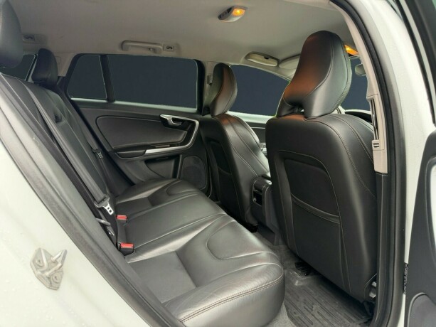 volvo-v60-cross-country-diesel-2016-big-14