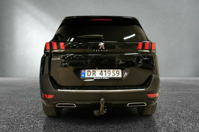 peugeot-5008-diesel-2018-big-3