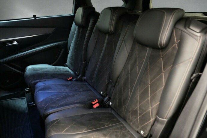 peugeot-5008-diesel-2018-big-9