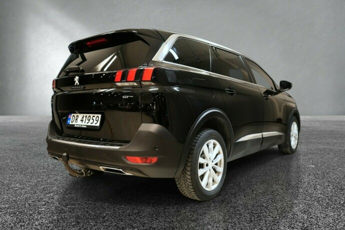 peugeot-5008-diesel-2018-big-4