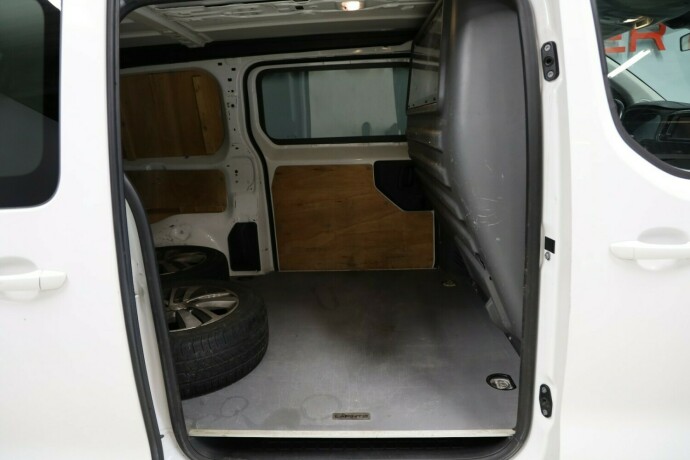 peugeot-expert-diesel-2020-big-10