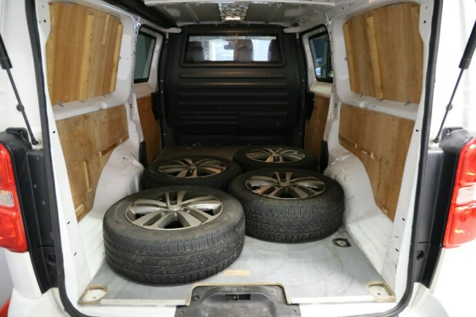 peugeot-expert-diesel-2020-big-11