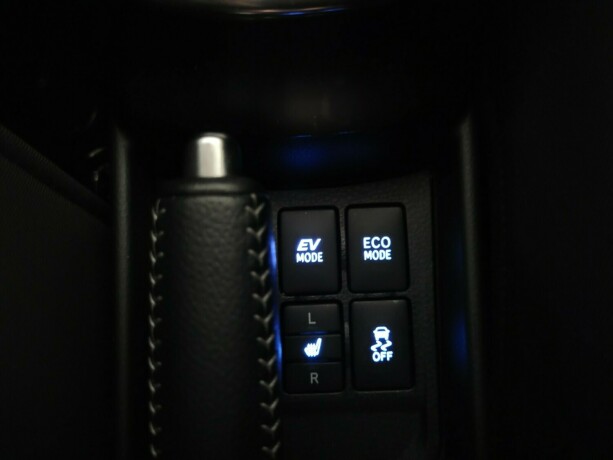 toyota-yaris-elektrisitetbensin-2016-big-22