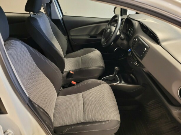 toyota-yaris-elektrisitetbensin-2016-big-15