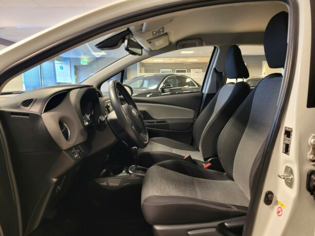 toyota-yaris-elektrisitetbensin-2016-big-19