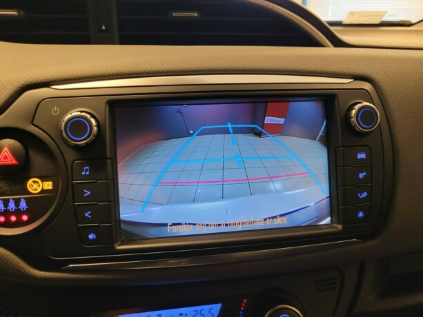 toyota-yaris-elektrisitetbensin-2016-big-23