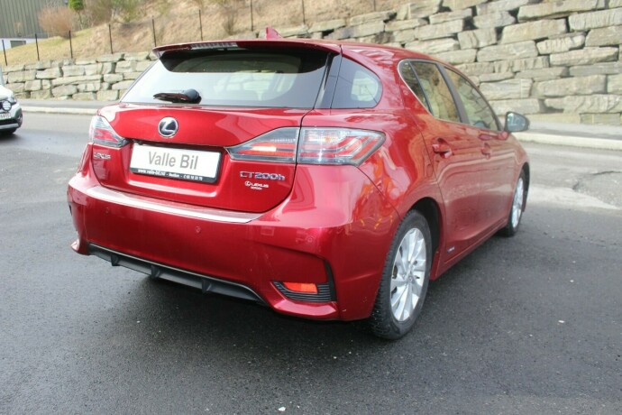 lexus-ct200h-elektrisitetbensin-2017-big-3