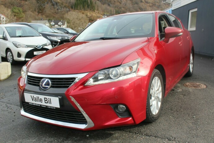 lexus-ct200h-elektrisitetbensin-2017-big-1