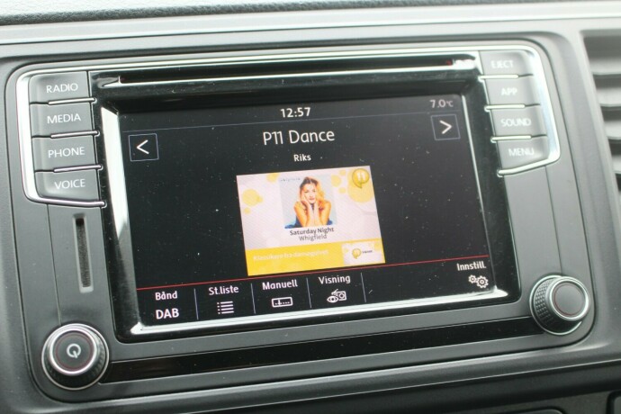 volkswagen-transporter-diesel-2019-big-15