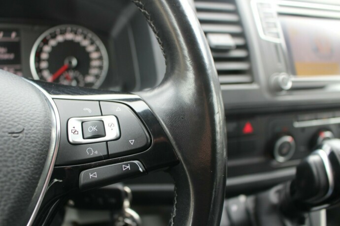 volkswagen-transporter-diesel-2019-big-13