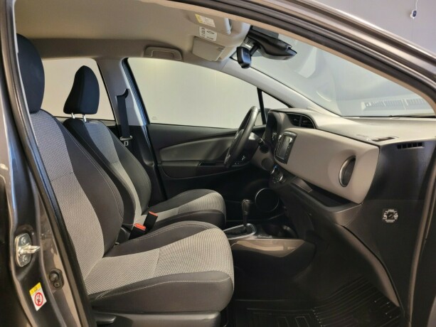 toyota-yaris-elektrisitetbensin-2016-big-12