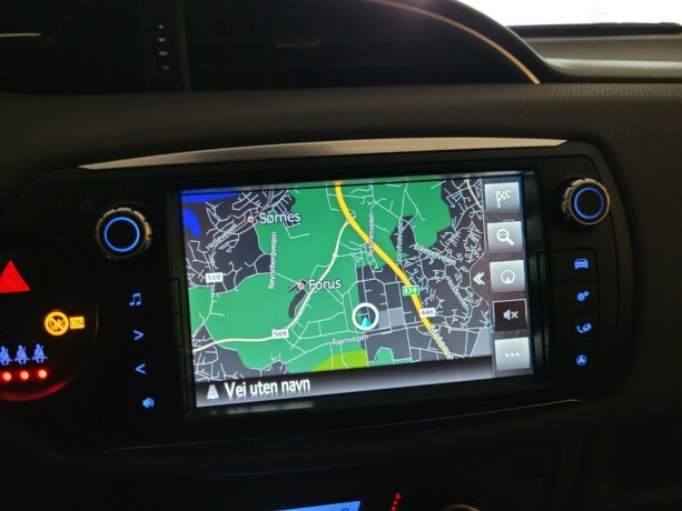 toyota-yaris-elektrisitetbensin-2016-big-25