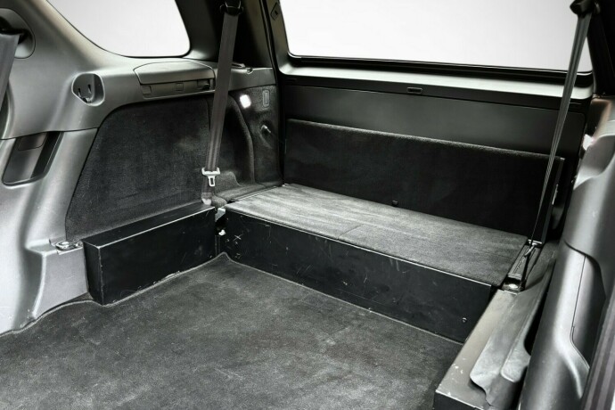 land-rover-discovery-diesel-2019-big-38