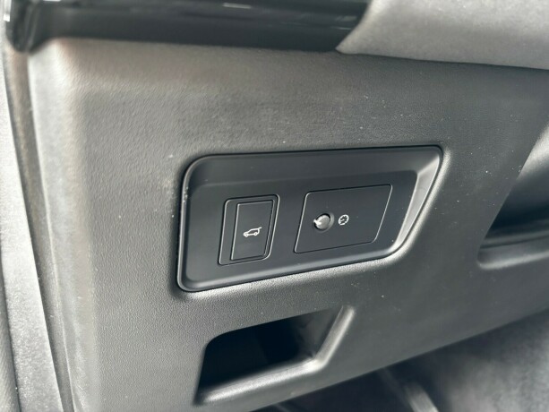 land-rover-discovery-diesel-2019-big-18