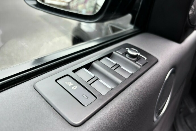 land-rover-discovery-diesel-2019-big-15