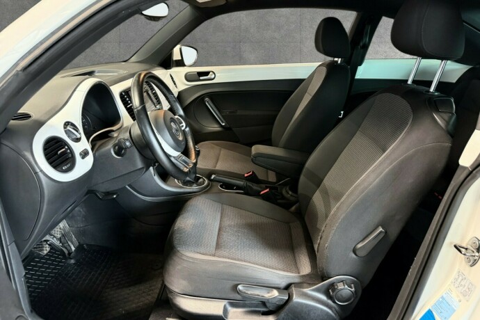 volkswagen-beetle-bensin-2012-big-8