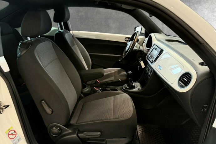 volkswagen-beetle-bensin-2012-big-20