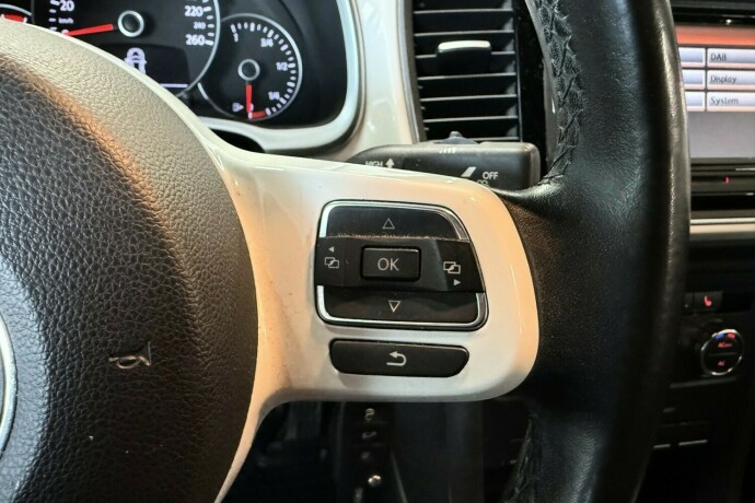 volkswagen-beetle-bensin-2012-big-13