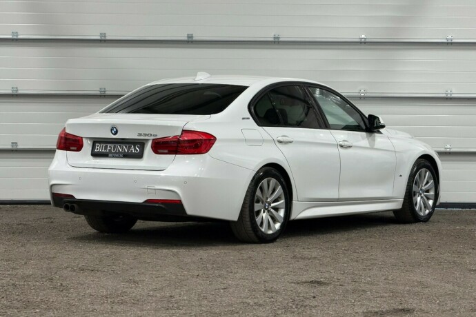 bmw-3-serie-elektrisitetbensin-2017-big-3